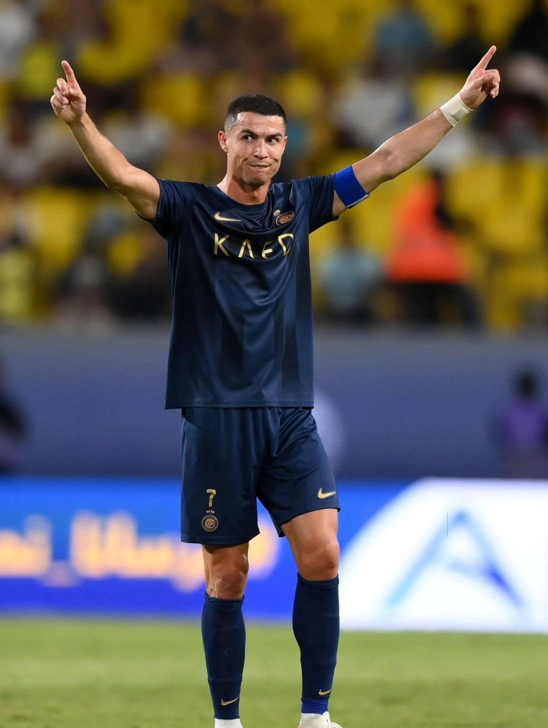 TA：梅里诺表现高效，阿尔特塔的强势首发阵容收效显著（TA：梅里诺高效发挥，阿尔特塔强势首发见成效）