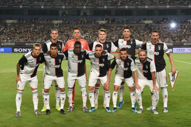 橙衣军团来袭！荷兰第12次跻身世界杯正赛，此前3次获得亚军（橙衣军团再出征：荷兰第12次晋级世界杯正赛，曾三度屈居亚军）