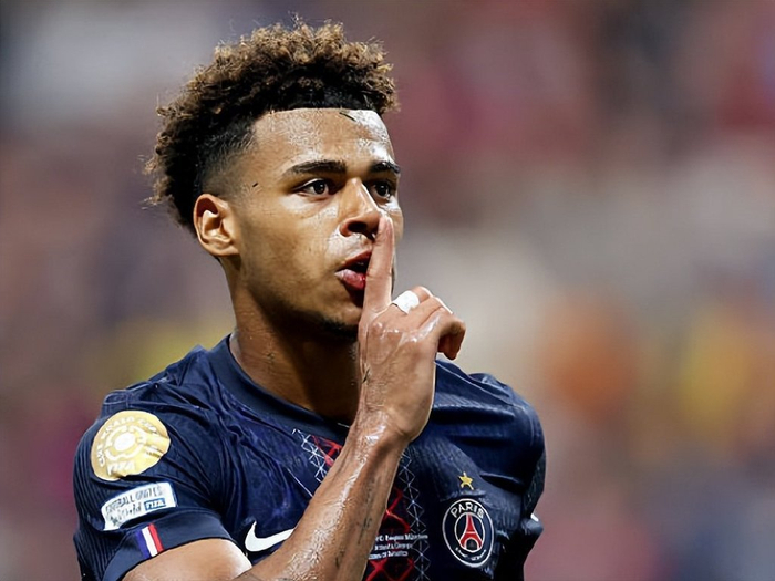 前意甲裁判谈DV9点球被吹：他和防守球员互有拉扯，都不犯规（前意甲裁判评DV9点球被取消：与后卫互相拉扯，均不构成犯规）