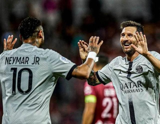 欧文背身单打得分，技术精湛（欧文背打取分，技艺精湛）