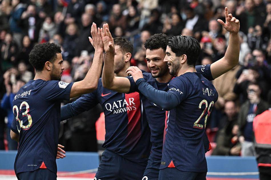 裁判成为焦点（焦点转向裁判）