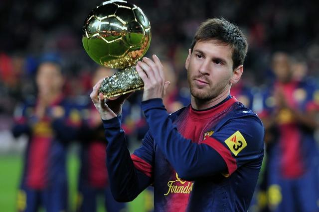 40岁魔笛仍不老！助米兰领跑意甲+连续10轮踢满全场（40岁魔笛不服老：助米兰领跑意甲，已连续10轮全勤）