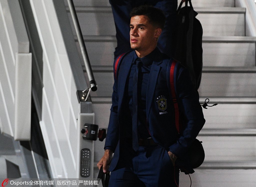 红牌出现 比赛形势急转直下（红牌一出，战局瞬间失衡）