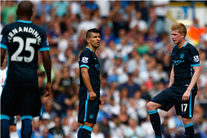 弗洛伦蒂诺指责特瓦斯加入足协董事会，但其本人亦曾加入数年（弗洛伦蒂诺抨击特瓦斯入足协董事会，自己此前亦在任数年）