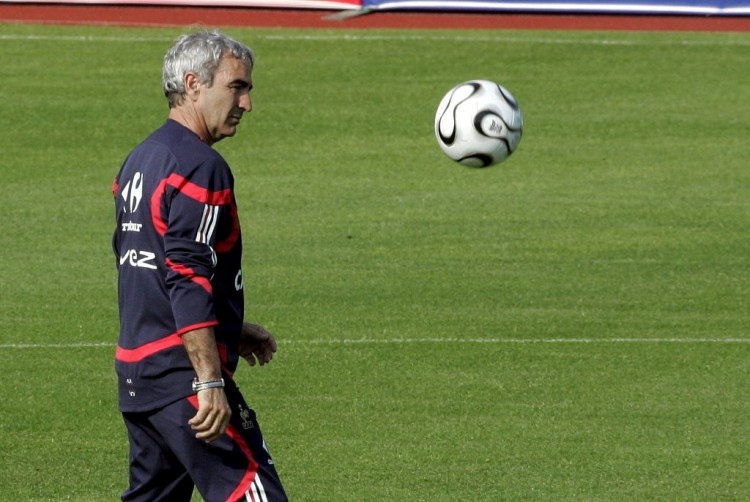 跟队：孙兴慜将留在韩国，以便于完成加盟洛杉矶的转会（随队记者：孙兴慜将留在韩国，以推进加盟洛杉矶的转会手续）