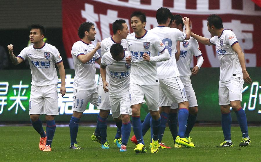 快船末节防守稳定，数据表现突出（快船末节防线稳固，数据抢眼）