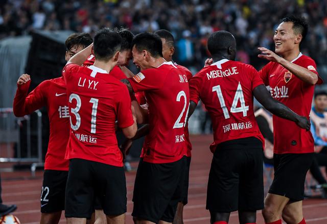 马拉多纳之子力挺孔蒂：他是足球史上最具冠军底蕴的教练之一（马拉多纳之子站台孔蒂：他是足坛最具冠军气质的名帅之一）