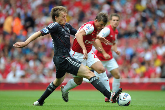 记者：佩林希望加盟热那亚，尤文考虑引进拉齐奥门将曼达斯（记者：佩林倾向转投热那亚，尤文考虑签下拉齐奥门将曼达斯）