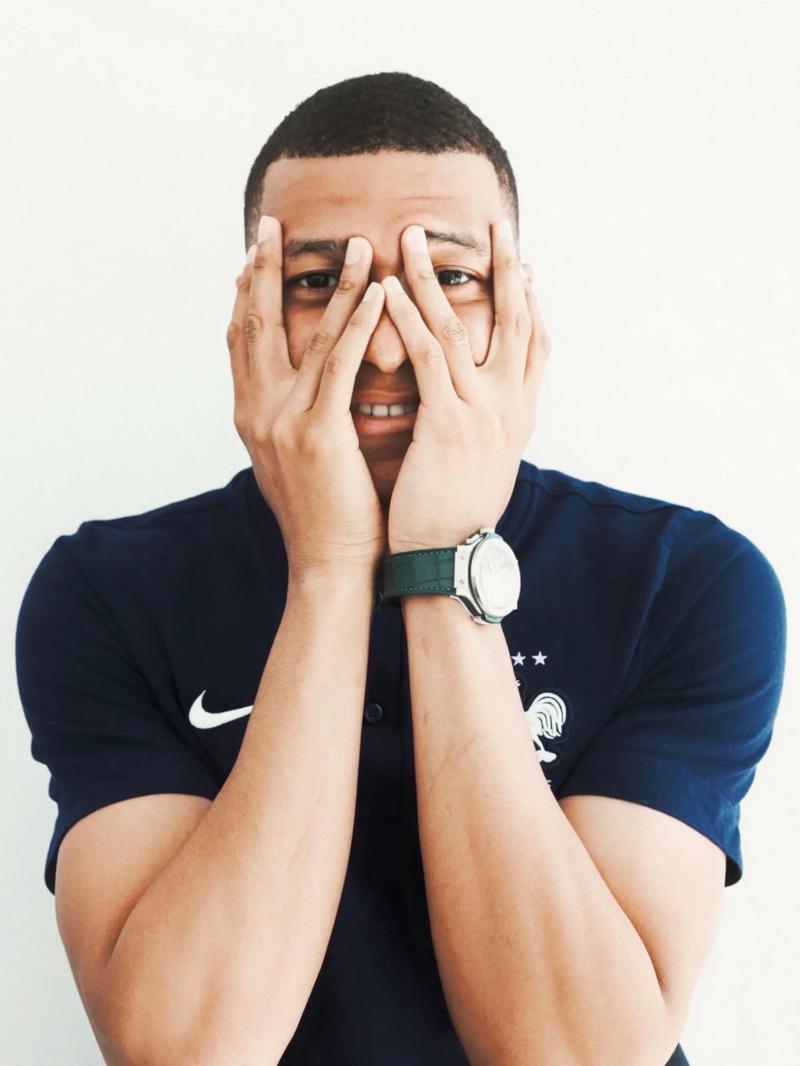 罗德里戈：我们正处在艰难的时期，但全队都支持主教练（罗德里戈：处境艰难，但我们全队力挺主帅）