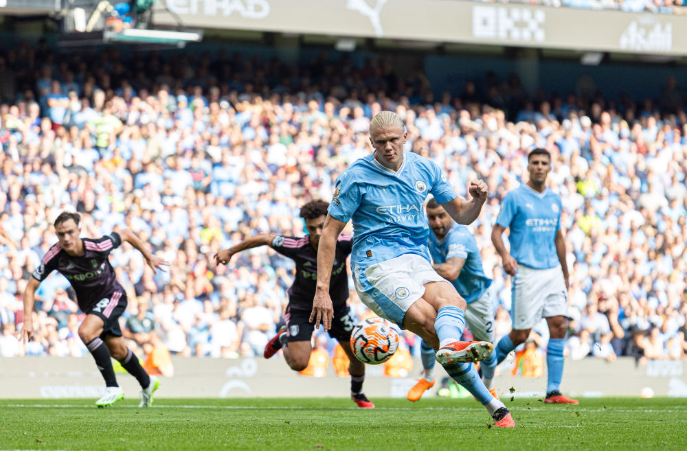 官方：洛杉矶FC与38岁门将洛里续约至2026年，含1年续约选项（官宣：洛杉矶FC与38岁门将洛里续约至2026年，合同附带1年延长选项）