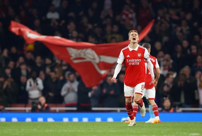 卡佩罗：阿莱格里让一支散乱的米兰具备争冠实力，但还少中锋（卡佩罗：阿莱格里将散乱的米兰打造成争冠之师，但仍缺一名中锋）